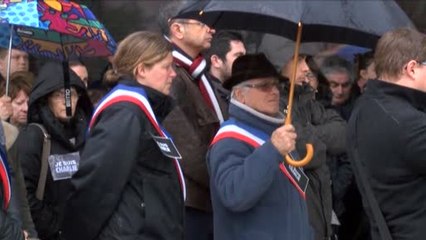 Minute de silence pour "Charlie Hebdo" dans toute la France