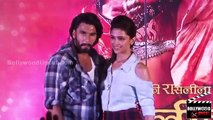 Ranveer Singh Proposes Deepika Padukone With A FLOWER