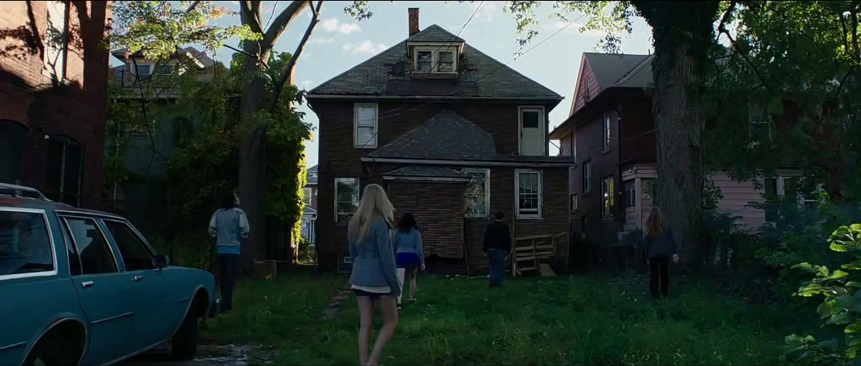 It Follows TRAILER (2015) Maika Monroe Horror Movie HD