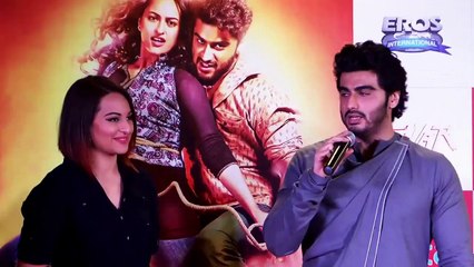 Varun Dhawan Jokes on Arjun Sonakshi Relationship