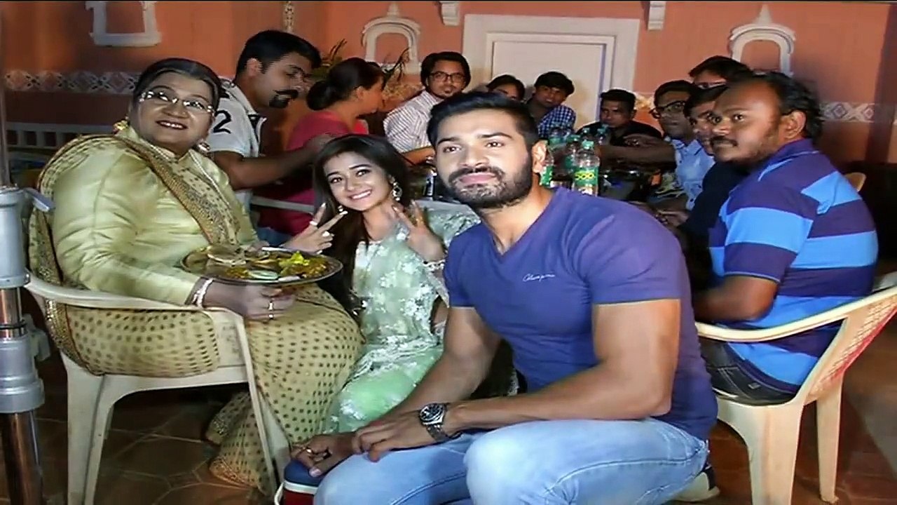 Tina Dutta Cries on last day of show Uttaran