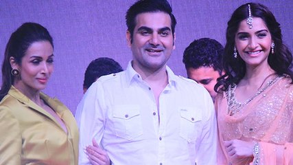 Télécharger la video: Sonam Kapoor Launches Music Album Of Dolly Ki Doli | Malaika Arora Khan | Arbaaz Khan