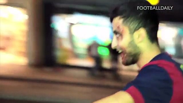 ZOMBIE LUIS SUÁREZ BITES PRANK!