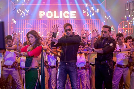 Aata Majhi Satakli Bollywood Movie Singham Returns Ajay Devgan Kareena Kapoor Yo Yo Honey Singh