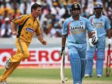 Memorable incident in Cricket history between Sachin  amp  Brad Hodge
