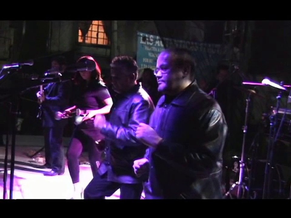 AL CALOR DE LA CUMBIA GRUPO LOCOMOCION
