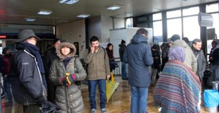 Lodos, Bazı Vapur ve Tüm İç Hat İDO Seferlerini İptal Ettirdi