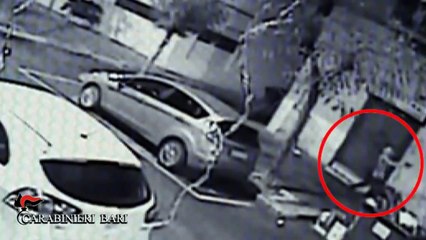 Modugno (BA) - Sparatoria in strada. 2 arresti dei cc (10.01.15)