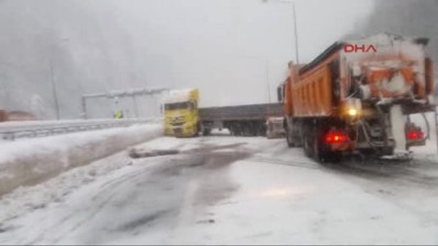 Bolu - Kar Yağışı Bolu Dağı'nda Ulaşımı Etkiliyor
