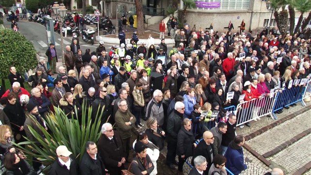 Près de 3 000 personnes rassemblées à Antibes en hommage à Charlie Hebdo