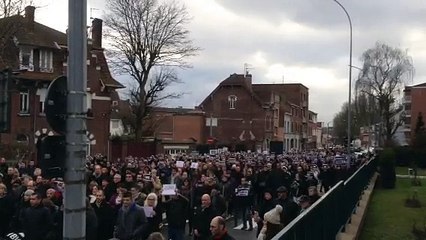 Lens est Charlie: un défilé d'un millier de personnes dans le centre-ville