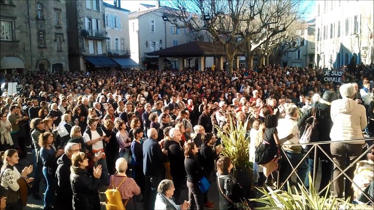 Rassemblement à Aubenas