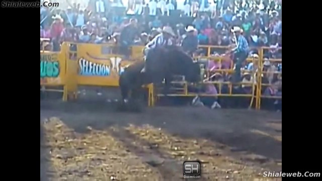 Jaripeo Extremo Seleccion Michoacana En La Feria De Coeneo Michoacan Mexico Valientes Jinetes Montan Toros Salvajes 2015