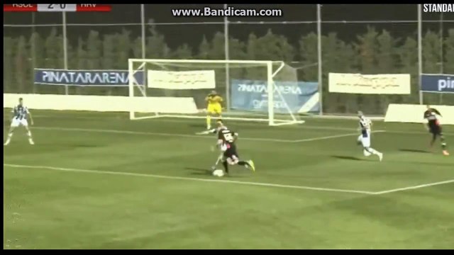 un arbitre soupçonné d'avoir truqué un match après avoir accordé des penalties incompréhensibles 