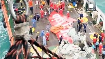 Começou exame da cauda do avião da AirAsia