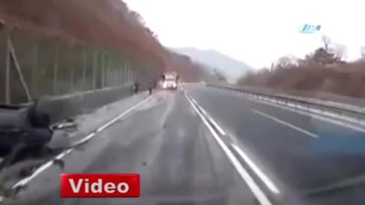 Kaza İçin Durdular Kaza Kurbanı Oldular