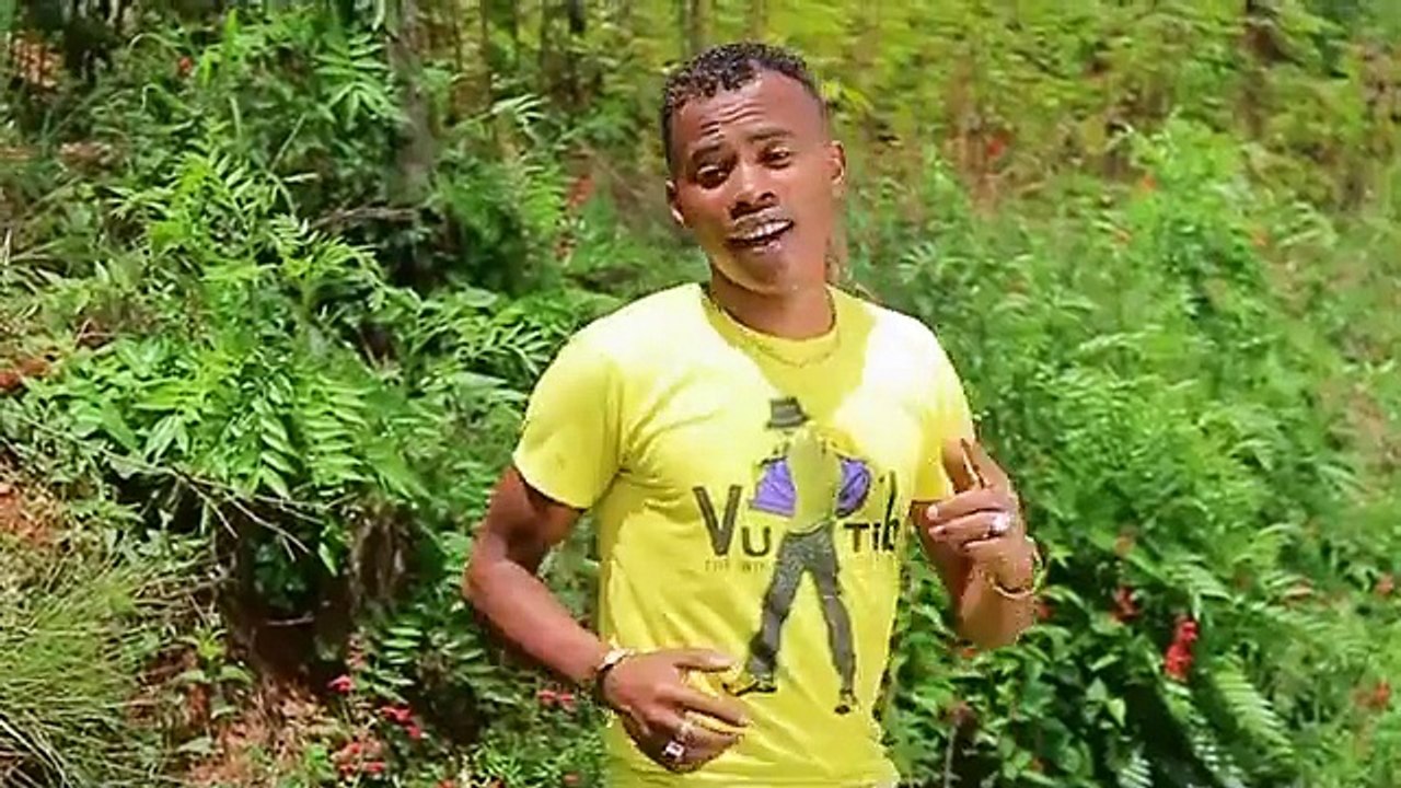 SOFIA GOMA  -   Laira manambady  (antosy gasy - malagasy)