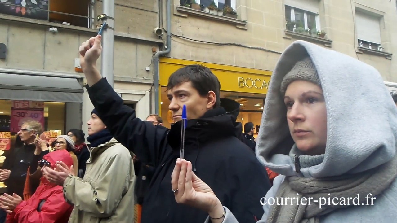 Charlie Hebdo : "Marche des crayons" à Amiens