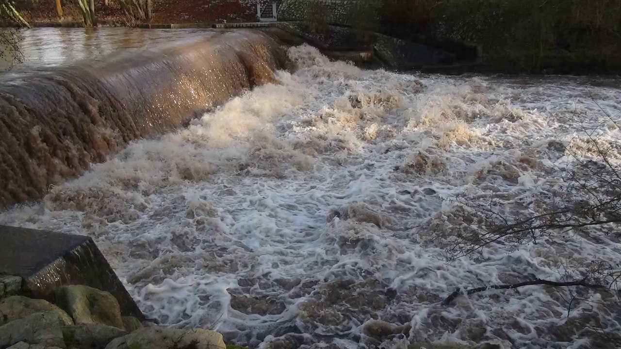 Hochwasser der Zorge in Nordhausen/ Thüringen * Überschwemmung