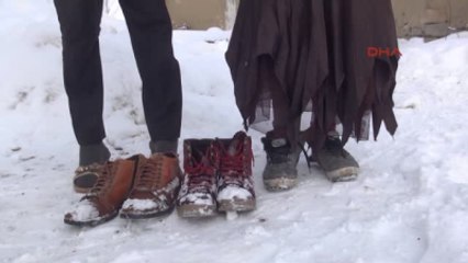 Arşivyüksekova Öğretmen İlgisi 4 Kardeşin Dramını Ortaya Çıkardı