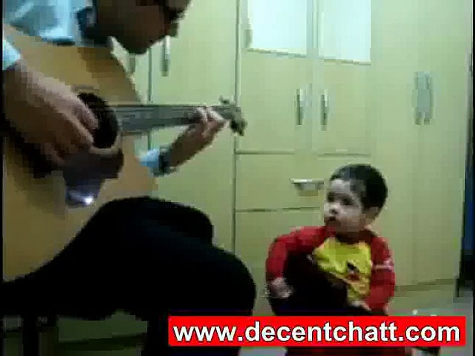 Little boy Singing song(www.decentchatt.com) G.Farooq Baloch