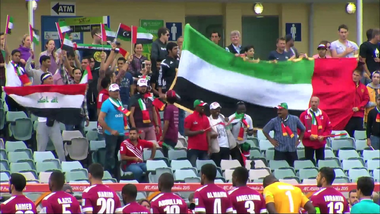 العلم العراقي حاضرا في المدرجات الاماراتية
