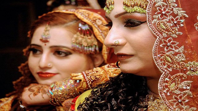 Red Indian Bridal Smokey Eye Makeup Tutorial-Traditional Asian Pakistani Wedding Reception