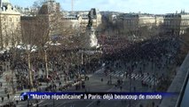 La place de la République déjà remplie de monde