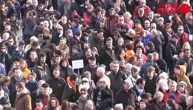 Tout Rennes est Charlie, la manif compte déjà 60000 personnes