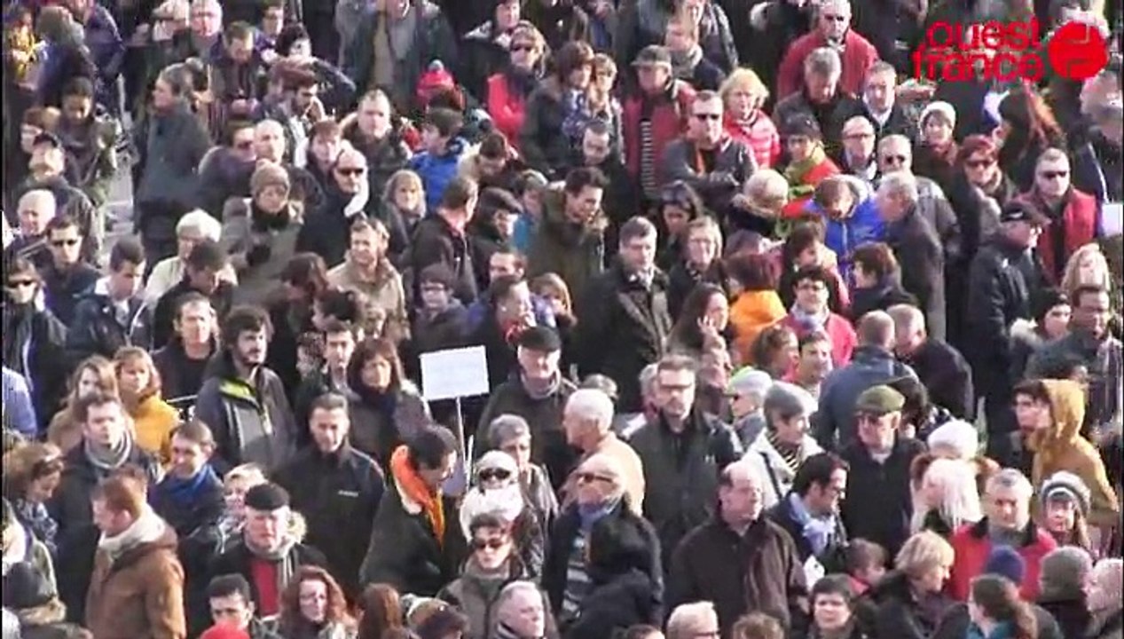 Tout Rennes est Charlie, la manif compte déjà 60000 personnes