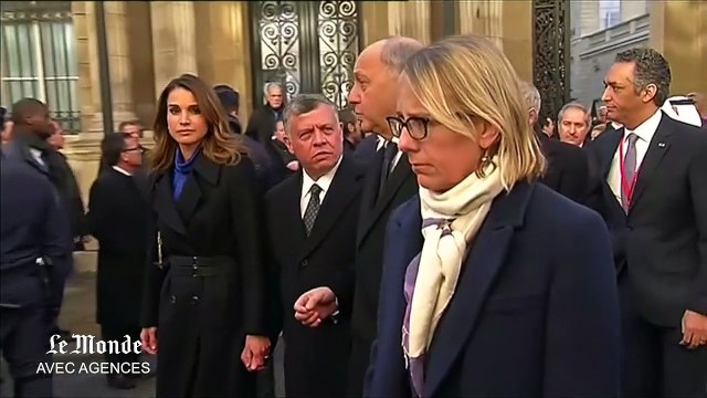 4 bus ont emmené une centaine de personnalités et dirigeants politiques à la marche républicaine