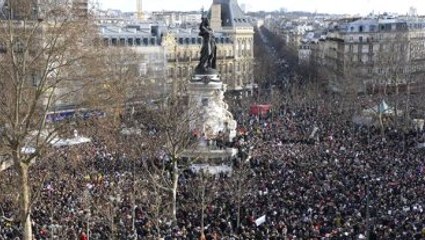 Paris'teki Cumhuriyet Yürüyüşü Başladı