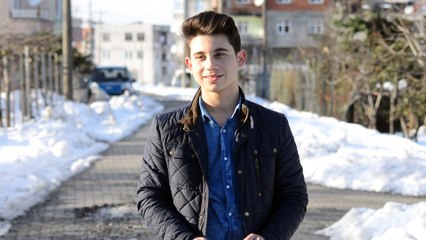 BURAK ABUM KİZ ARKADASİNA SELAM GONDERİOR