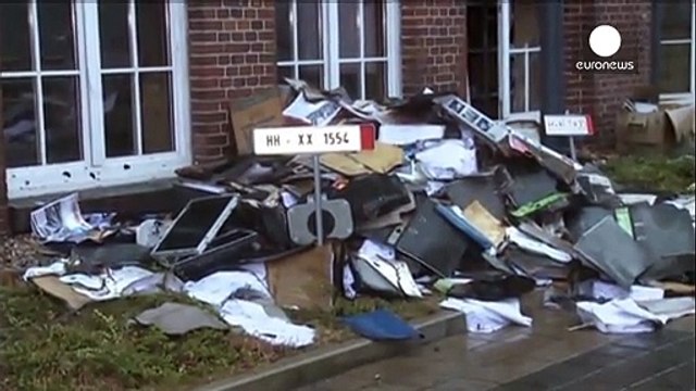 حريق في مبنى صحيفة بهامبورغ الألمانية نشرت رسوما كاريكاتورية من شارلي إيبدو