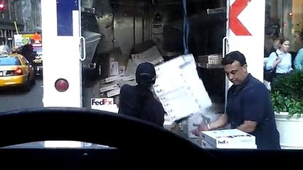 Voilà comment sont traités vos colis !