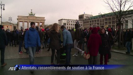 Attentats: rassemblements de soutien à la France