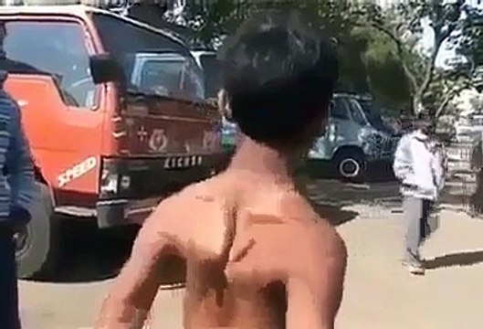 ایک ایسا بچہ جسے اللہ نے حیرت انگیز صلاحیت سے نوازا ہے اور آپ دیکھ کے لائک اور شئير کیے بنا نہیں رہ سکیں گے...ویڈیو دیکھیں