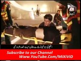 Imran Khan Lahore Jalsa Funny Moments The Girl Drop Down From Stairs Fight Between PTI Workers