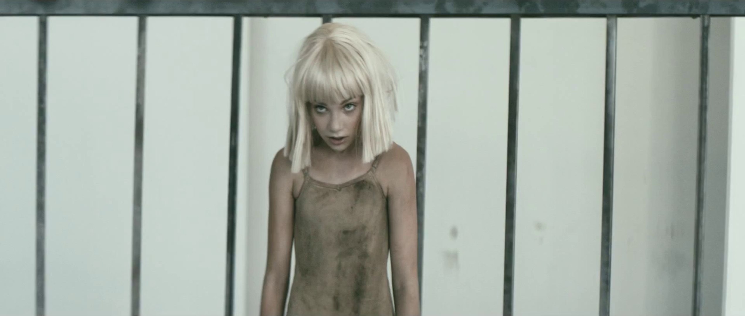 Sia Elastic Heart Feat Shia Labeouf Maddie Ziegler Official Video Video Dailymotion