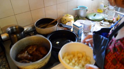 Bifes rellenos con salsa bechamel y papas