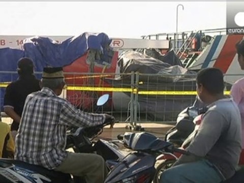 Со дна моря поднят черный ящик самолета авиакомпании AirAsia