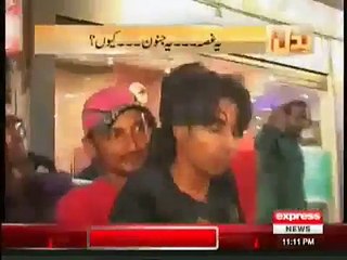 Caught on Camera _ Girl Beats a boy in Bazar for touching her