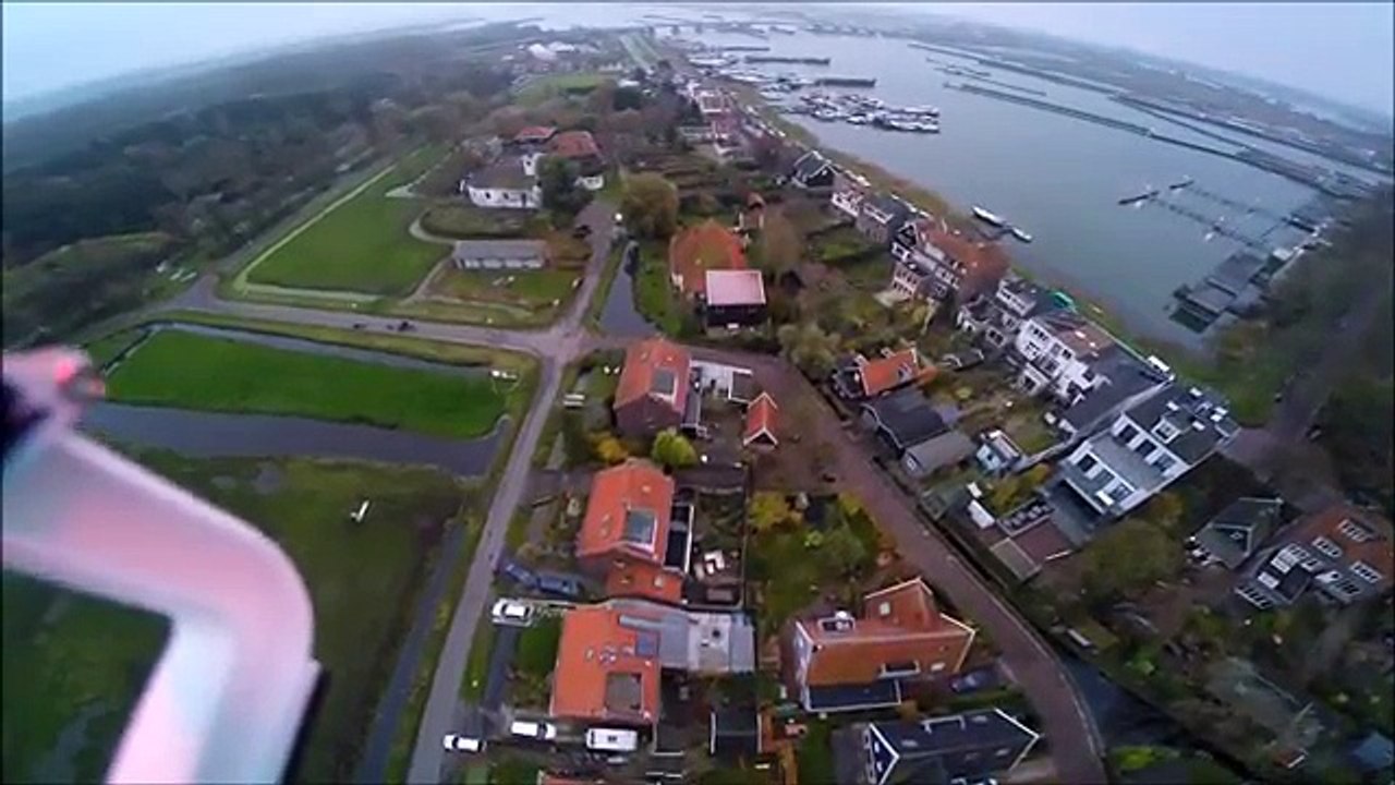800 Dolarlık Drone'u Kurtarmak İçin Göle Atladı