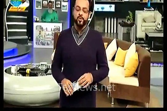Amir Liaquat Praising Asif Ali Zardari and Altaf Hussain in a Live Show