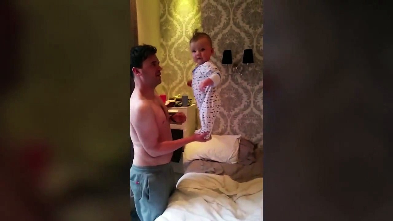 papa et bébé