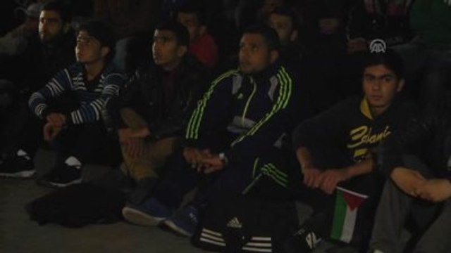 Gazzeliler, Filistin - Japonya Karşılaşmasını Dev Ekrandan İzledi