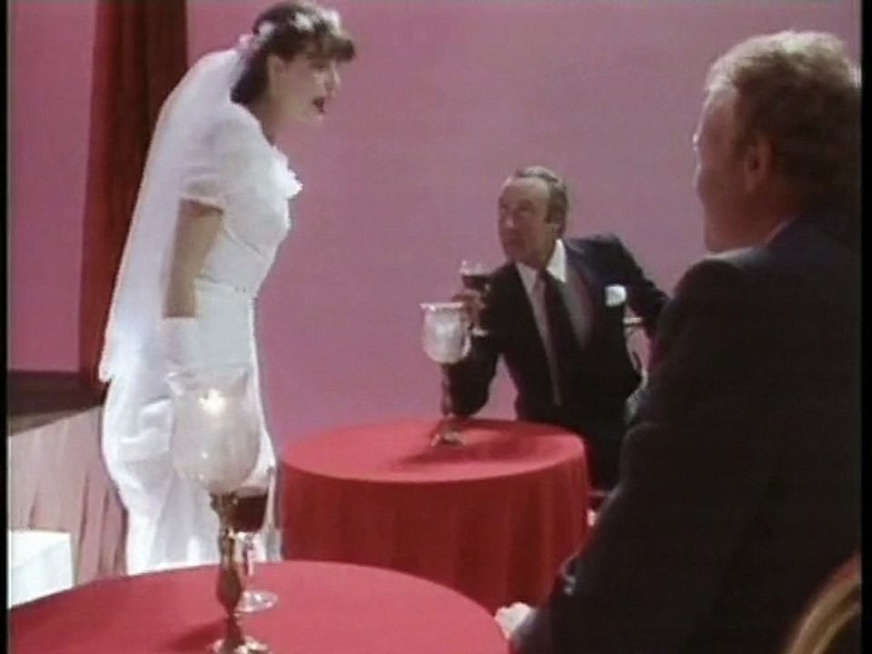 LIO - Amicalement vôtre (Clip officiel)