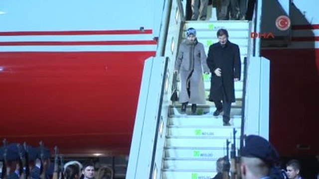 Davutoğlu Almanya?da Resmi Törenle Karşılandı