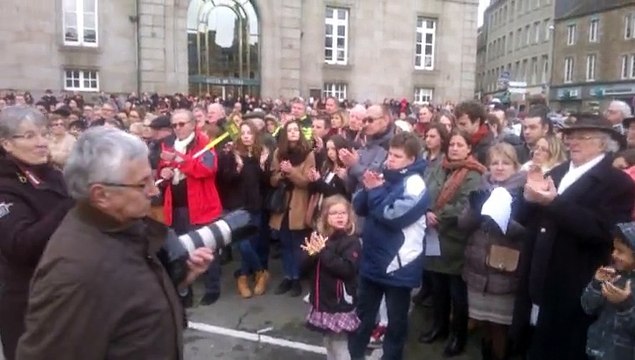 Marche républicaine à Avranches : applaudissements