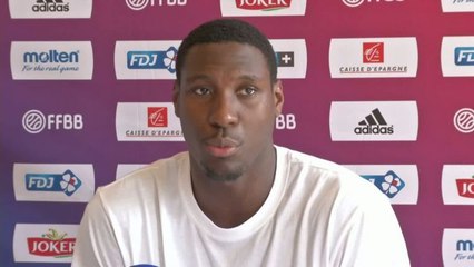 Télécharger la video: BASKET - CM - BLEUS - Mahinmi : «J'ai appelé Vincent Collet»